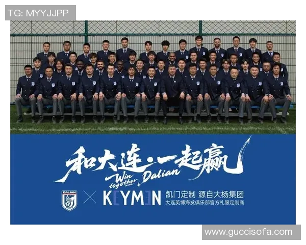 足球明星集结寻找签名之旅球迷热情与偶像之间的互动揭秘